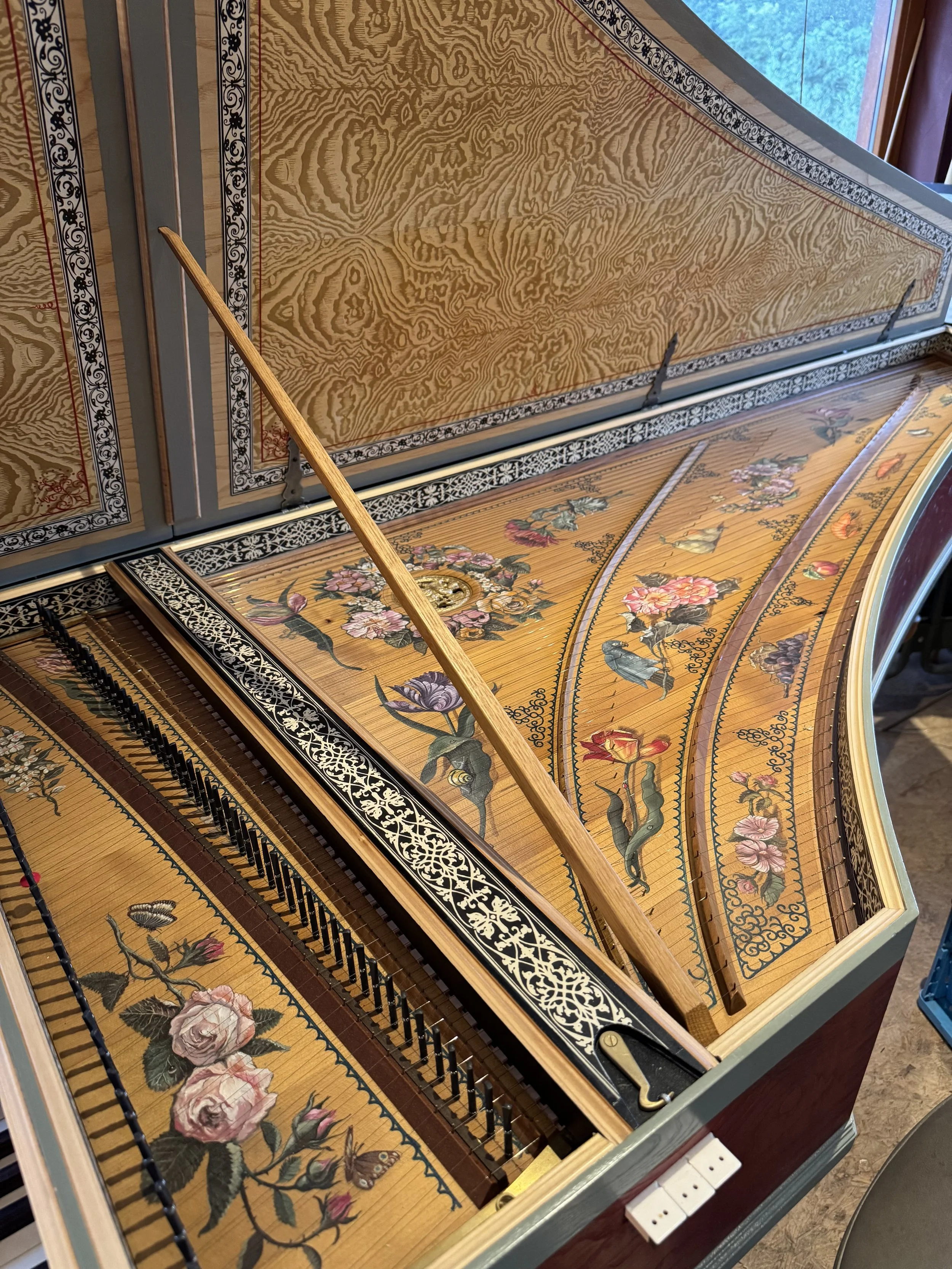 Concert harpsichord rental setup